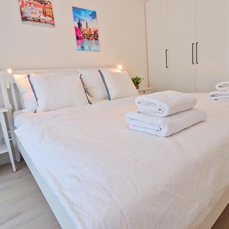 Sunny Apartment In Smichov, Prague 5 Dış mekan fotoğraf