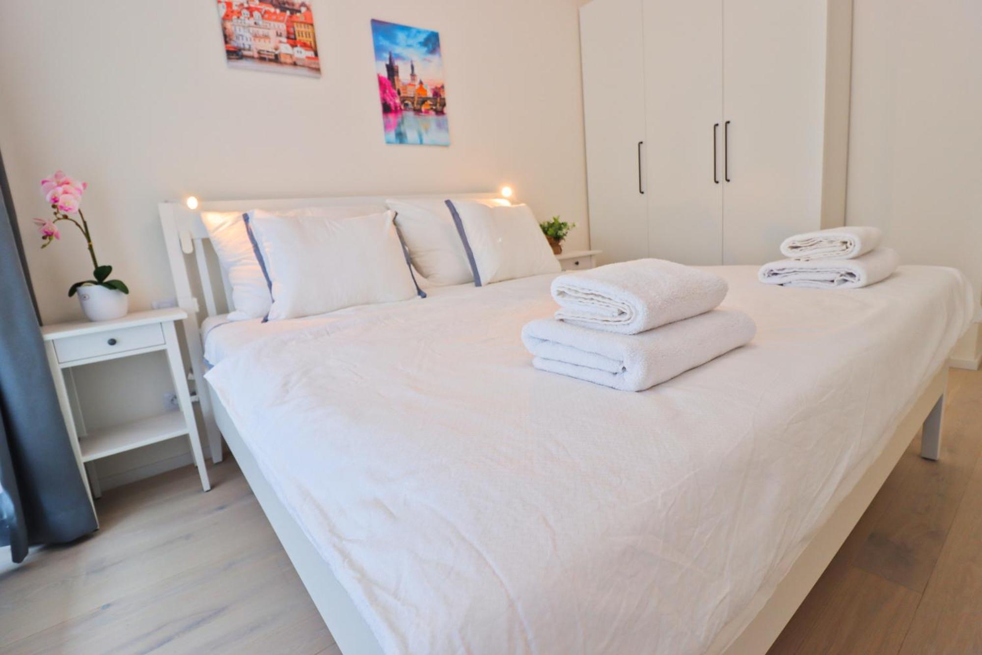 Sunny Apartment In Smichov, Prague 5 Dış mekan fotoğraf