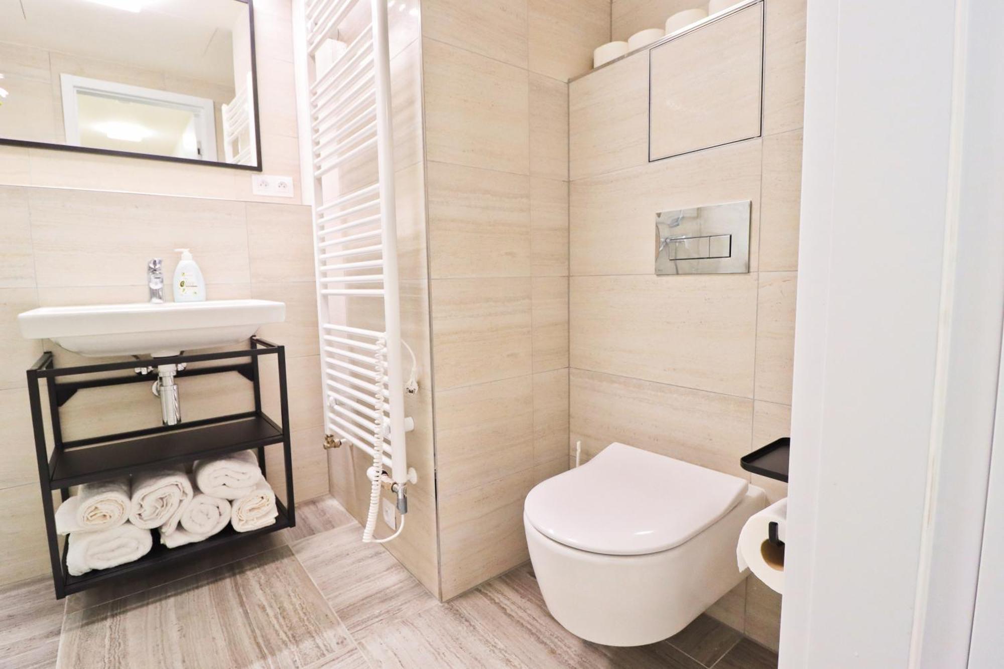 Sunny Apartment In Smichov, Prague 5 Dış mekan fotoğraf