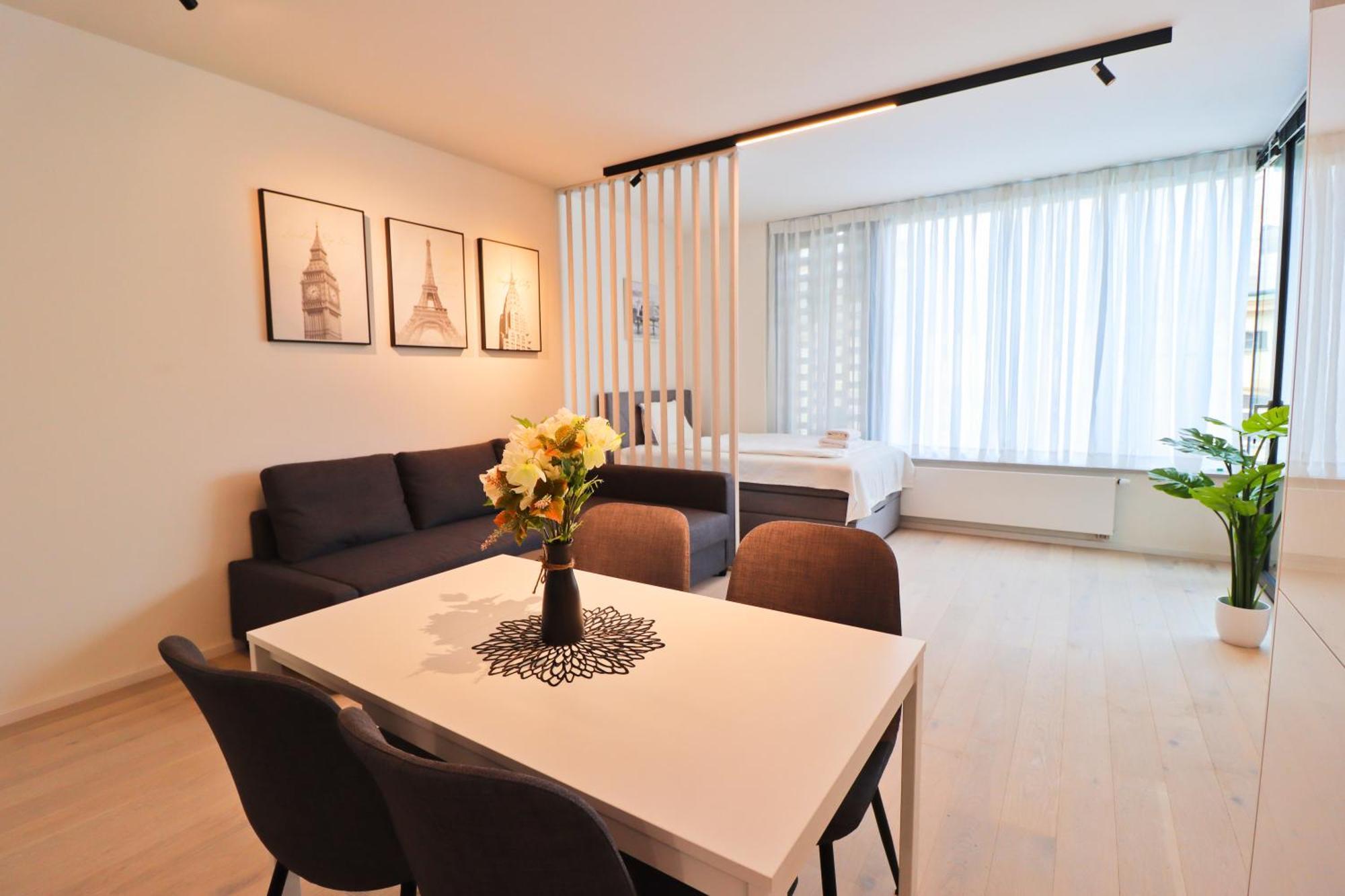 Sunny Apartment In Smichov, Prague 5 Dış mekan fotoğraf