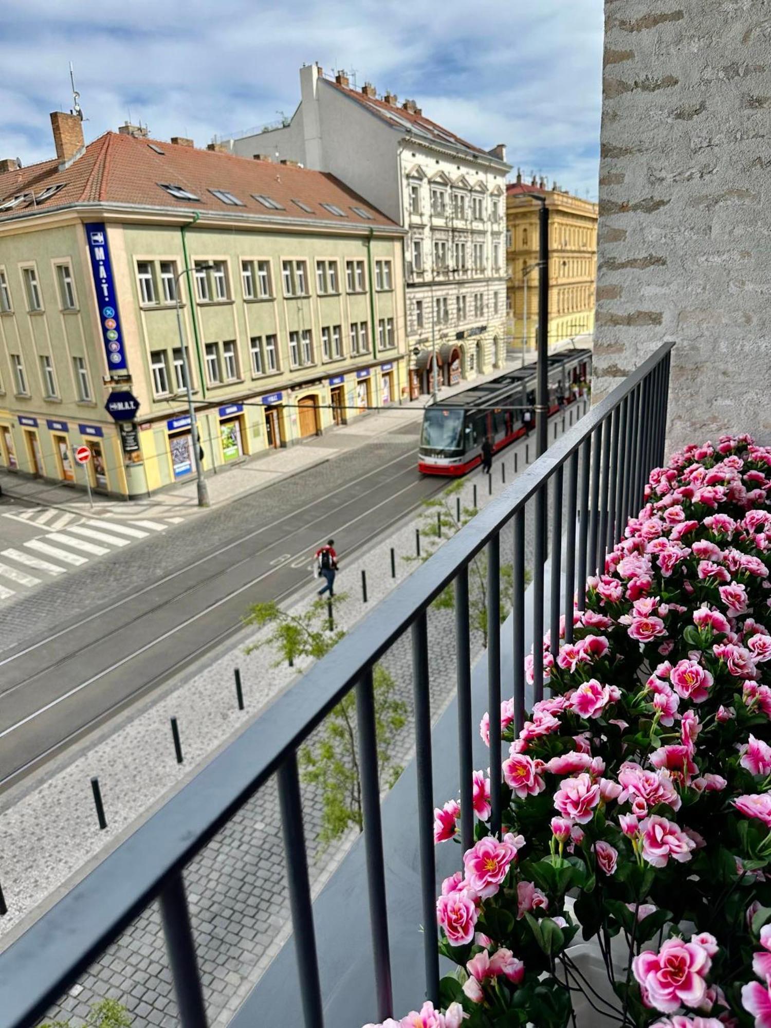 Sunny Apartment In Smichov, Prague 5 Dış mekan fotoğraf
